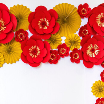 Paper Flowers<br>
Enchanting Crafts by Ana<br>
coming soon