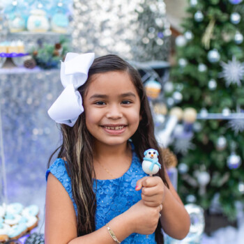 Snowman Cake Pops<br>Kikis Treats<br>$72