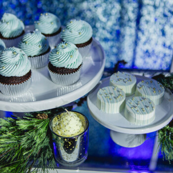 Holiday Cupcakes<br>
Memory Lane Bake Shop<br>
$45