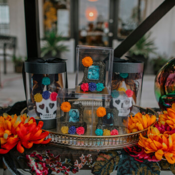 Custom Chocolate Dipped Oreos<br>
Kiki's Treats<br>
$12 Custom decorated chocolate covered oreos Kiki's Treats