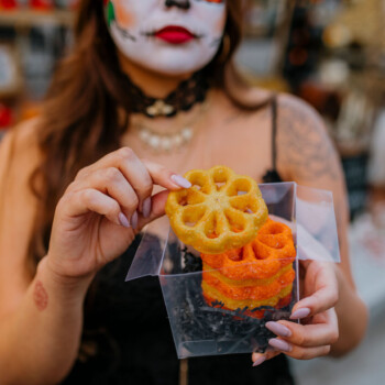 Bunuelita Wheels<br>
Bunuelitas<br>
$5 Bunuelos & Wheels Bunuelitas